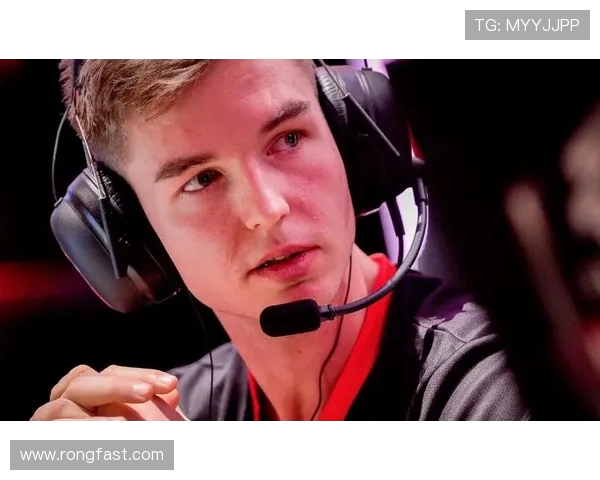 CSGO专题解析：深度剖析TES战队的强大实力与战术策略