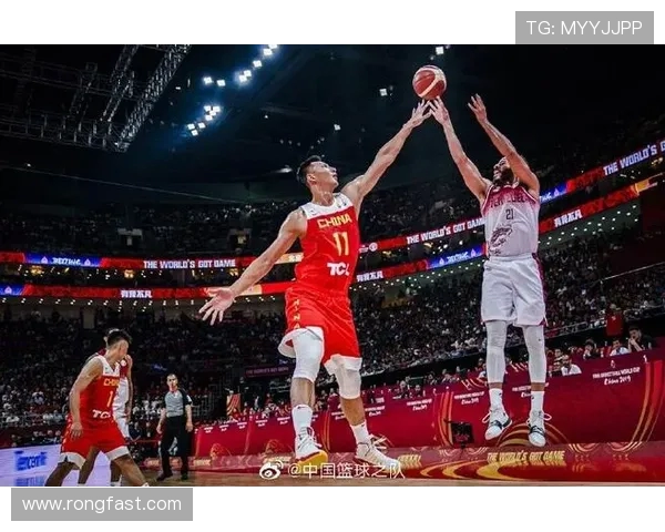 北京篮球队在世界杯积分榜上以87分稳居第一名,展现强大实力 北京篮球队在世界杯积分榜上以87分稳居第一名,展现强大实力