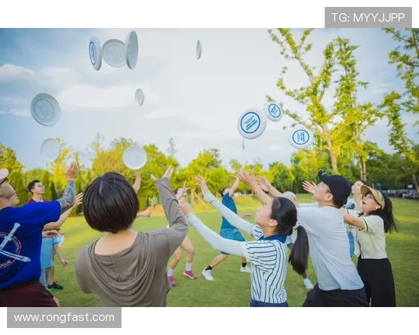 深圳飞盘队在全国飞盘状态排行榜中荣获第六名展现出强劲实力与潜力