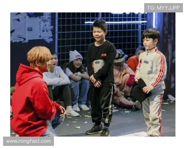 街舞之路的秘密黄强分享成功背后的故事与经验