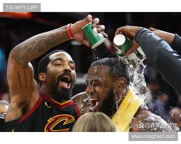 2014年季后赛第六场勇士与骑士的激烈对决回顾与分析