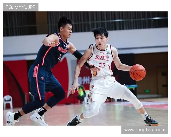 大埔与香港富力激战正酣比分悬念迭起引发球迷热议