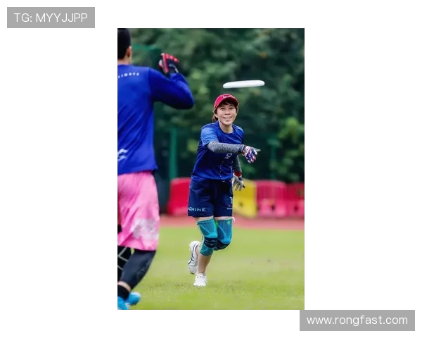 重庆飞盘队在马拉松大满贯积分榜中以63分稳居第一名引发关注 重庆飞盘队在马拉松大满贯积分榜中以63分稳居第一名引发关注