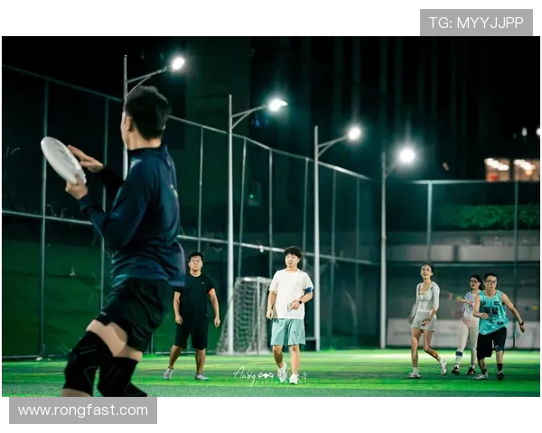 杭州飞盘队的灵活性探秘与训练技巧分享 杭州飞盘队的灵活性探秘与训练技巧分享