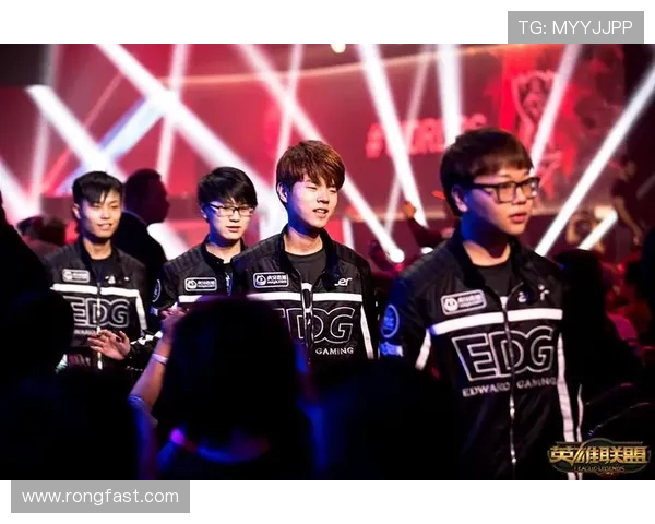 EDG在冠军杯中的战术表现分析与总结探讨