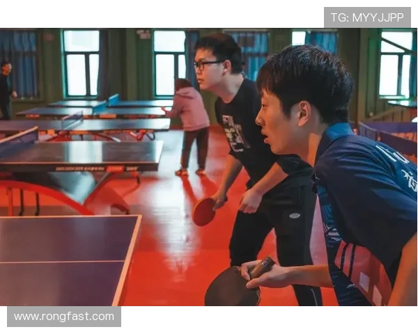 乒乓球盛宴：深入解析广州乒乓球队默契配合的秘密与技巧