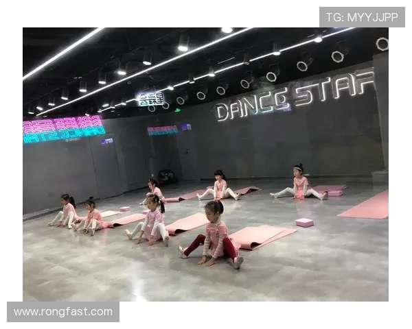 北京街舞队创新防反策略引领舞蹈潮流新风尚 北京街舞队创新防反策略引领舞蹈潮流新风尚